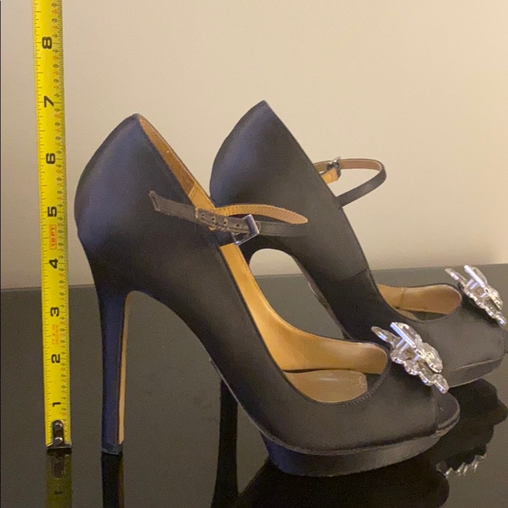 Beautiful heels 🖤 - Picture 7 of 7